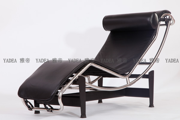 柯布西耶設(shè)計(jì)的躺椅(Chaise Longue chair LC4)