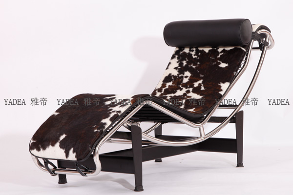黑白棕奶牛皮柯布西耶躺椅