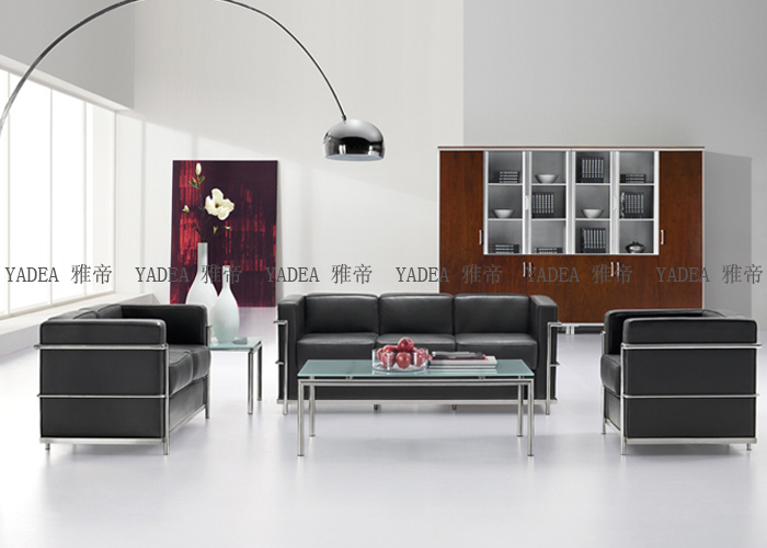 真皮LC2柯布西耶沙發(fā)（Le Corbusier Sofa）