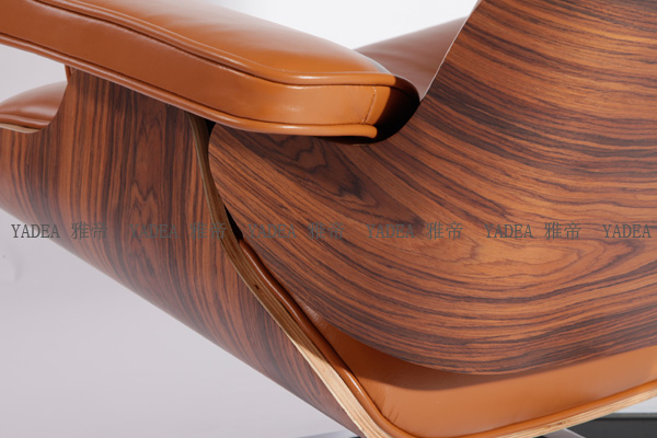 橙色核桃木貼皮的伊姆斯休閑椅（Walnut Eames Lounge Chair In Orange Leather）