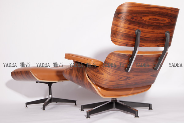 橙色核桃木貼皮的伊姆斯休閑椅（Walnut Eames Lounge Chair In Orange Leather）