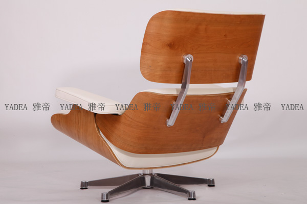 維特拉版本的伊姆斯休閑椅（Eames Lounge Chair &mdash; Vitra Version）