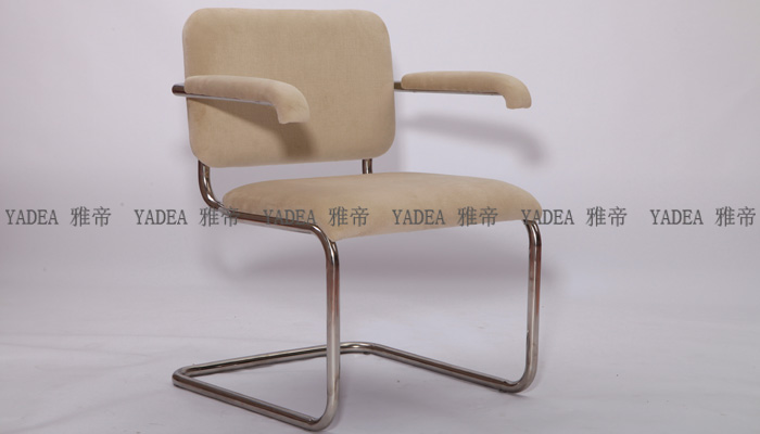 時尚沙發(fā)凳子:Cesca Chair
