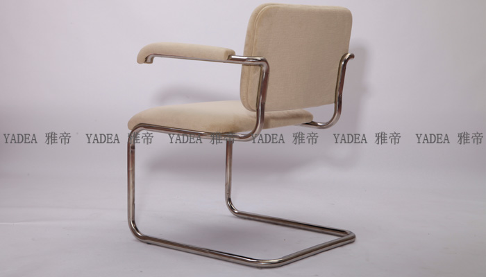 時尚沙發(fā)凳子:Cesca Chair