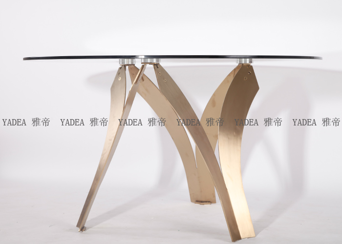 現(xiàn)代玻璃桌