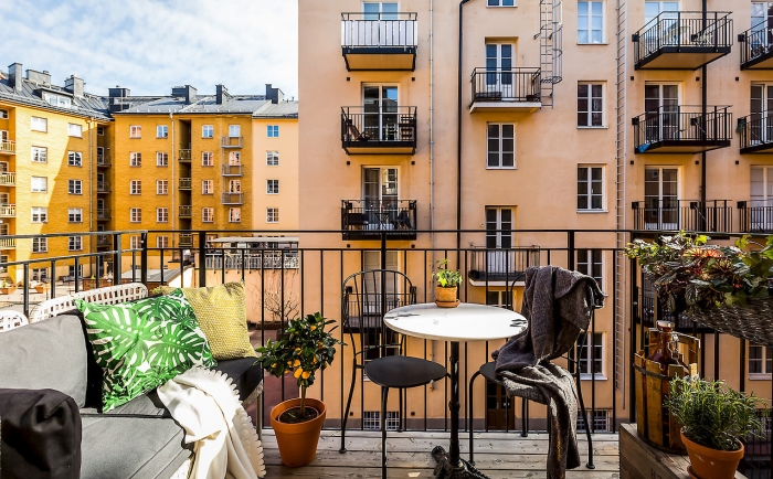 選購(gòu)陽(yáng)臺(tái)家具要注意這2點(diǎn)