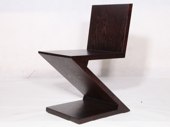 Z字椅（Zig-Zag Chair）