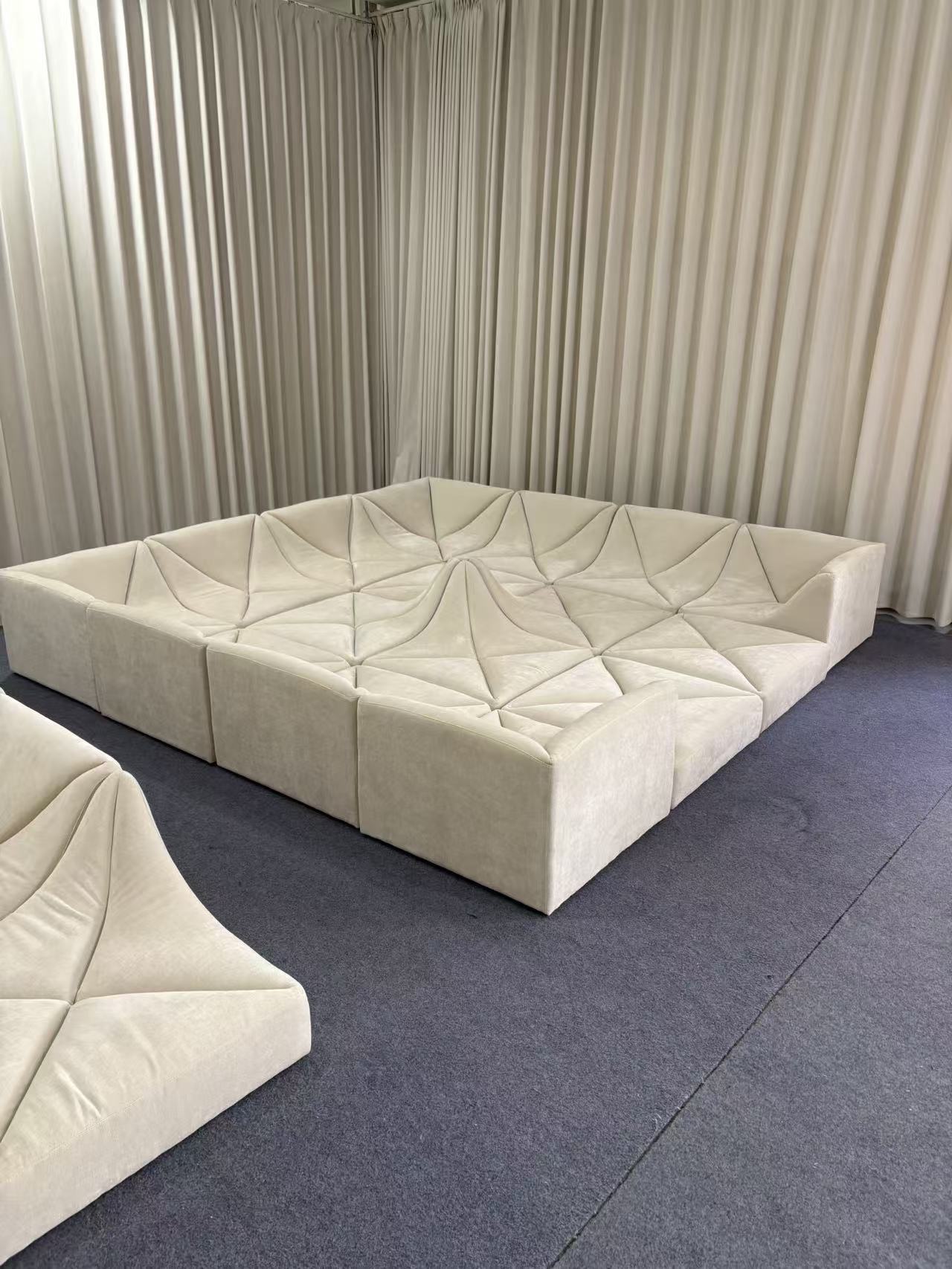 沙丘沙發(fā)（Dune Sofa）