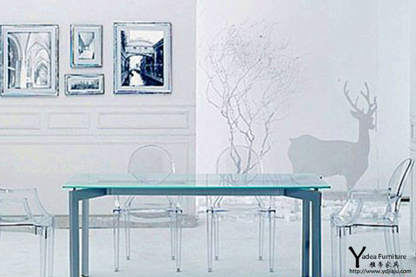 鬼椅（Ghost Chair）