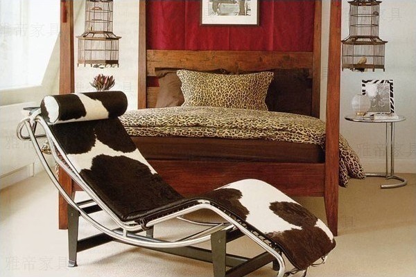 柯布西耶設計的躺椅(Chaise Longue chair LC4)