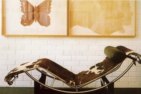 柯布西耶設計的躺椅(Chaise Longue chair LC4)
