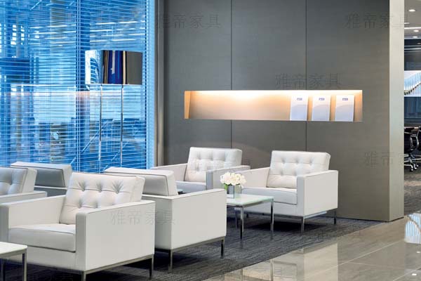 諾爾沙發(fā)（Florence Knoll Sofa）