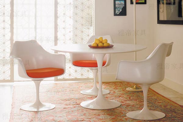 Saarinen Tulip Armchair(郁金香餐椅子) Saarinen Tulip Armchair(郁金香餐椅子)