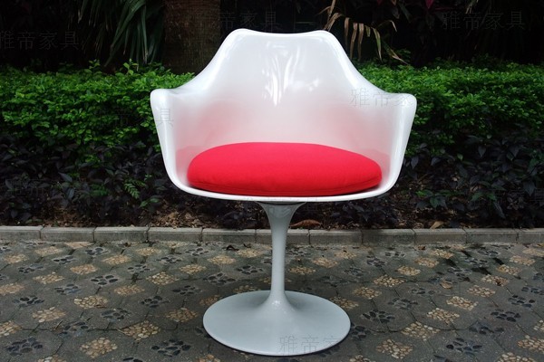 Saarinen Tulip Armchair(郁金香餐椅子) Saarinen Tulip Armchair(郁金香餐椅子)