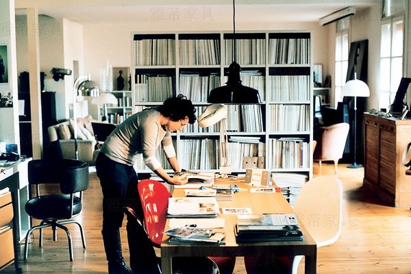 番頓餐椅(Panton Chair)