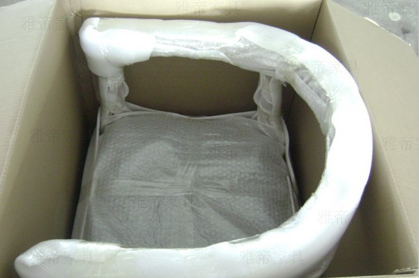 韋格納實(shí)木扶手椅（Juliana Armchair）