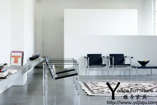 巴斯庫蘭椅(Basculant chair)