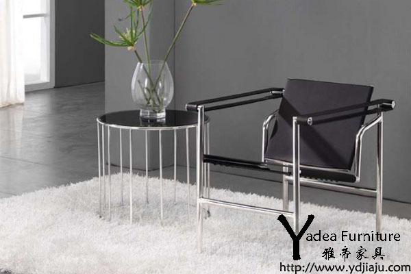 巴斯庫蘭椅(Basculant chair)