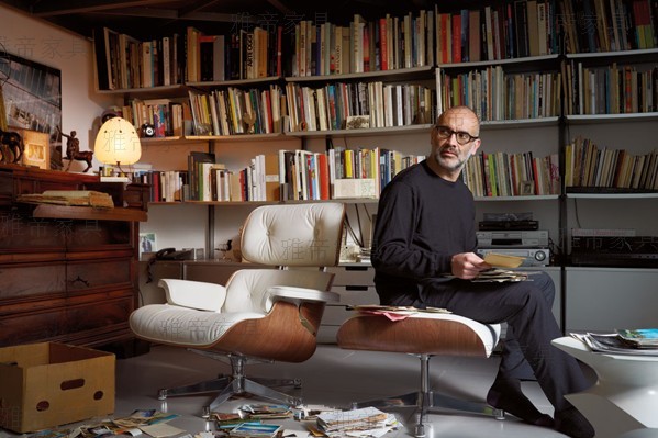 維特拉版本的伊姆斯休閑椅（Eames Lounge Chair &mdash; Vitra Version）