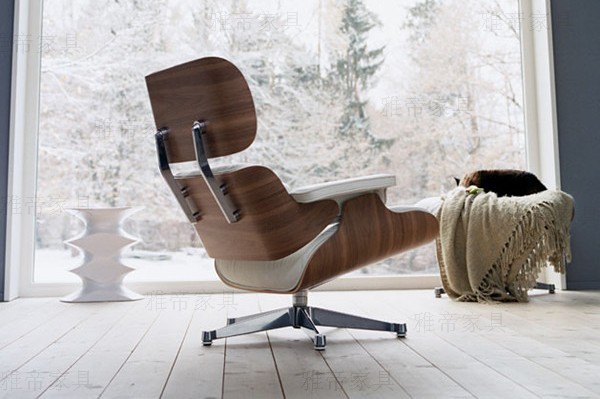 維特拉版本的伊姆斯休閑椅（Eames Lounge Chair &mdash; Vitra Version）