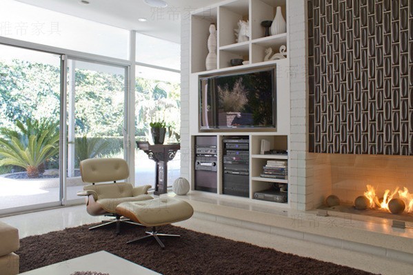 白色<a href='http://m.szdeyun.com/Products/EamesLoungeChair.html' class='keys' title='點擊查看關(guān)于伊姆斯休閑椅的相關(guān)信息' target='_blank'>伊姆斯休閑椅</a>（Eames Lounge Chair In White Leather）