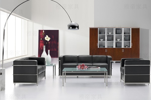 柯布西耶設(shè)計的沙發(fā) Le Corbusier Sofa Lc3 
