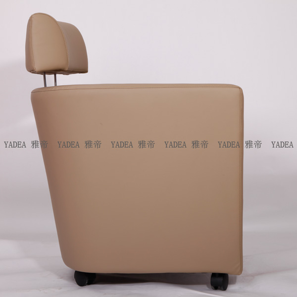 頭枕升降旋轉(zhuǎn)椅