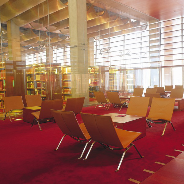 設計師家具：PK22皮椅